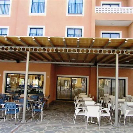 Kefalos Damon Aparthotel Paphos